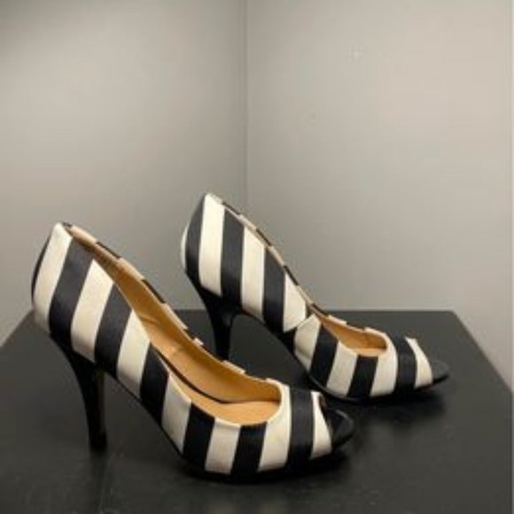 FIONI Black/White Design Open Toe Pumps Size: 8 - Picture 1 of 8